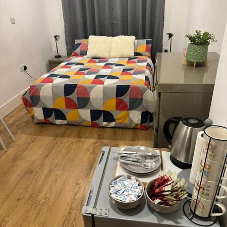 King Azim Court Apartment London Exterior photo