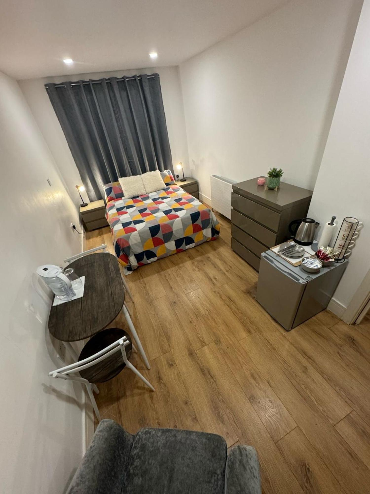 King Azim Court Apartment London Exterior photo
